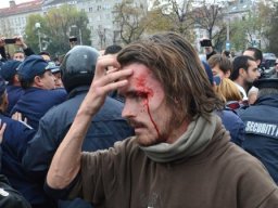 policai-biqt-studenti-pred-ns-snimki-video-180009