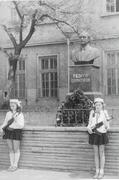 Когато паметниците ни пазеха от фашизма