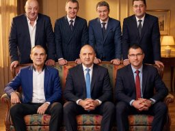 Борещите олигархията олигарси
