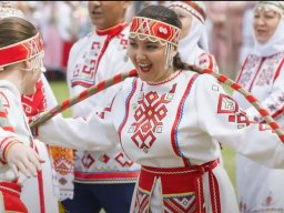Чувашки жени с тенгриянска символика